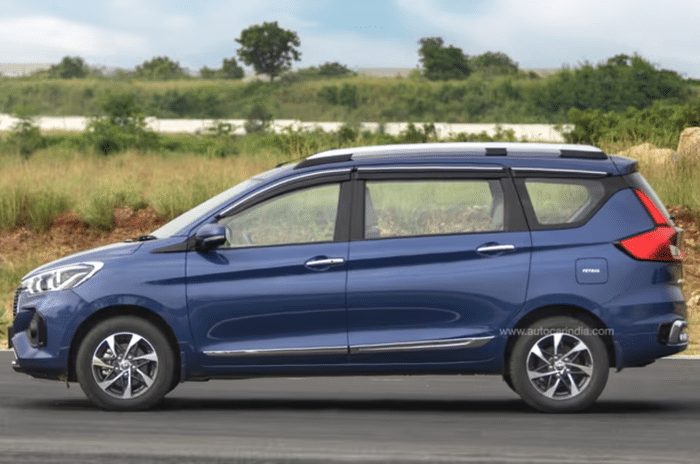 Toyota Rumion Toyota Rumion blue color