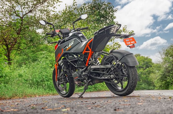 KTM 160 Duke left rear static in field