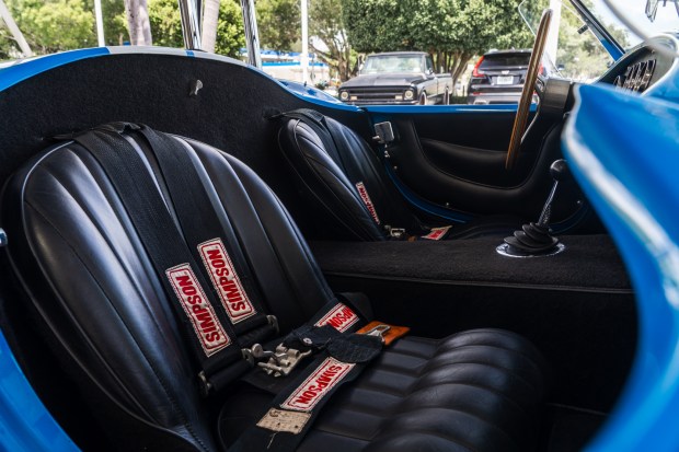 Unique Motorcars Cobra Replica 4-Speed