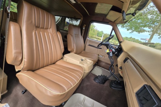 7.3L Diesel-Powered 1984 Ford Bronco 4×4 4-Speed