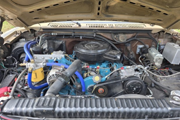 7.3L Diesel-Powered 1984 Ford Bronco 4×4 4-Speed