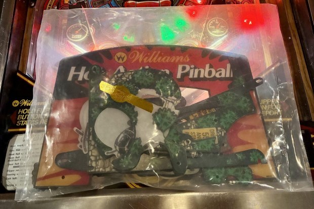 No Reserve: Williams High Speed Pinball Machine