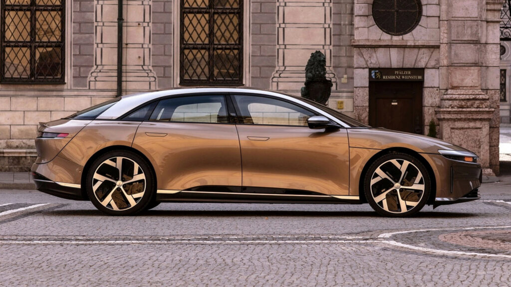  $4,900 For A Taillight? Lucid’s Ridiculous Lease Charges Are Scaring Off Buyers