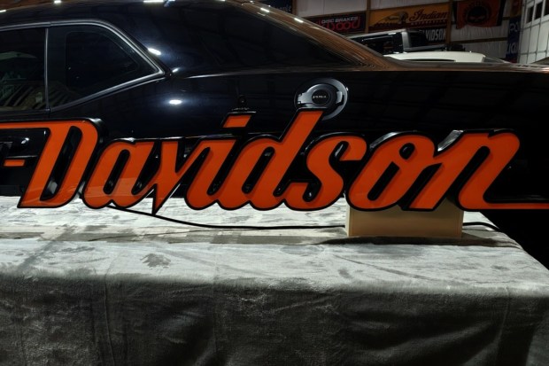 No Reserve: Illuminated Harley-Davidson Sign